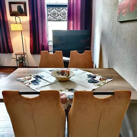 Lägenhet Art Anton - Stilvolle Mit Balkon, Zentrumsnah *